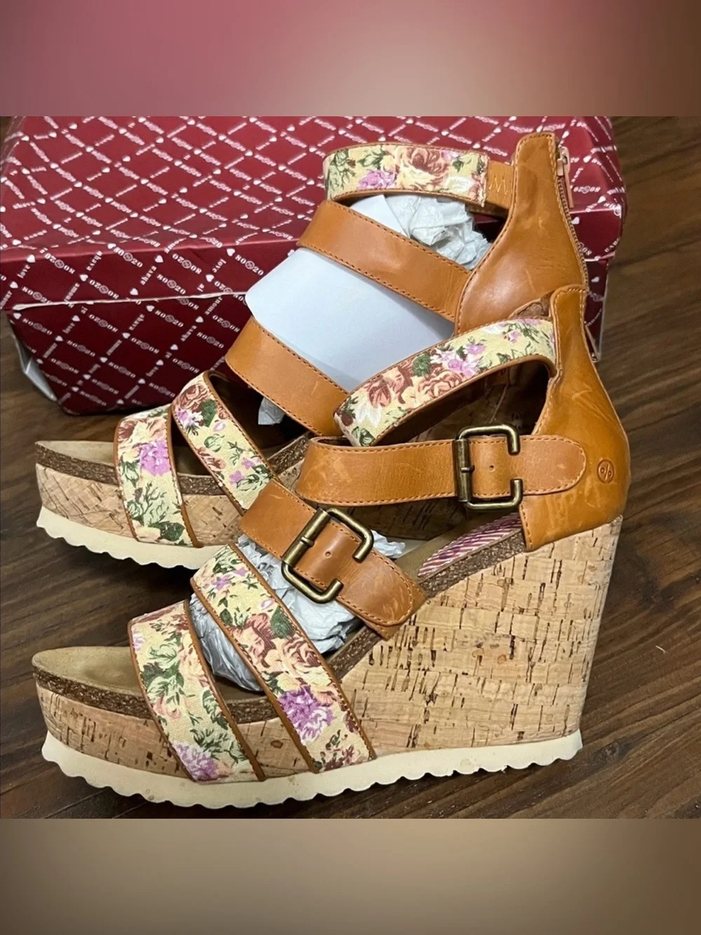 80/20 Willa Wedge Floral Sandals Size 9